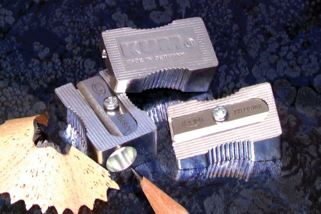 KUM METAL WEDGE SHARPENER SINGLE HOLE